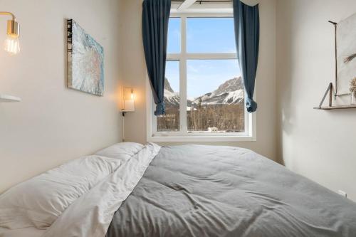 Two-Bedroom Townhouse image 9