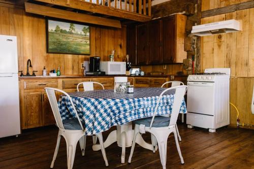 Governor Cabin in Lloyd