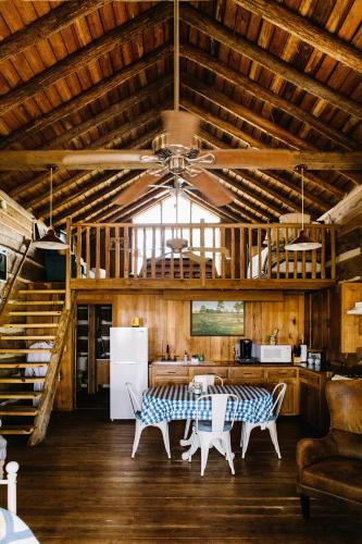 Governor Cabin in Lloyd