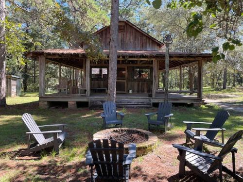 Governor Cabin in Lloyd