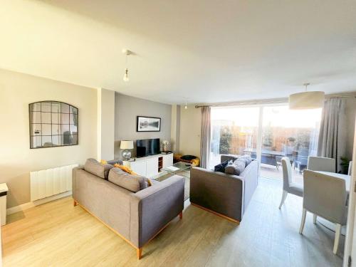 Deluxe Apartment near Cabot Circus w Parking sleeps 5 - Bristol