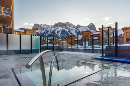 Spring Creek Corner Condo by Canadian Rockies Vacation Rentals