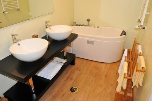 浴室, 泰克斯俱樂部酒店 (Hotel TEX Club) in 博托沙尼