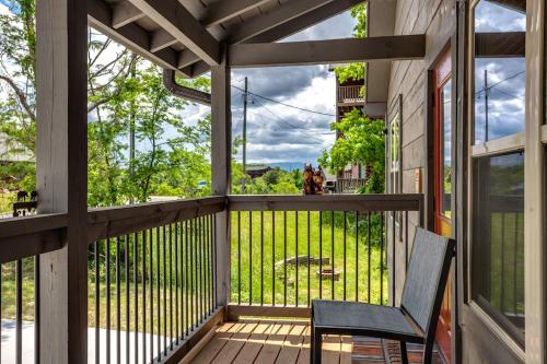 A Peak Of Heaven Cabin by Staycating in Sevierville, USA
