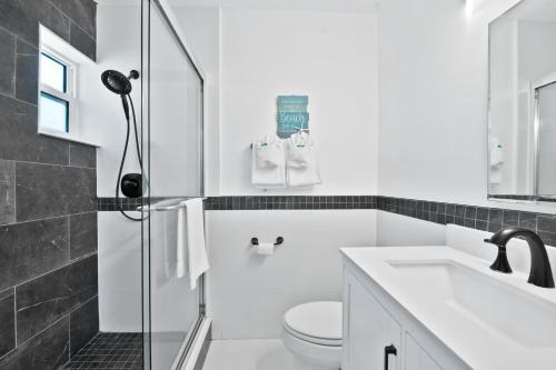 A Beach Retreat on Casey Key - image 8