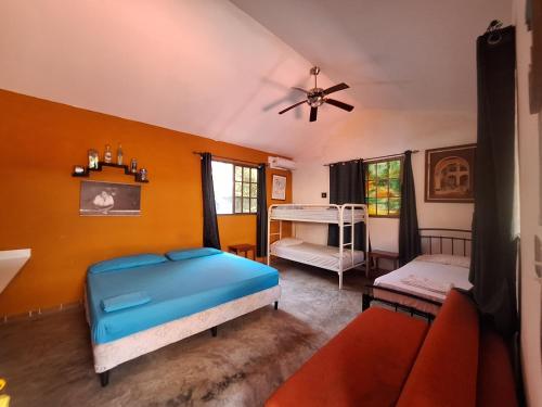 The Blue House Panama in 查梅