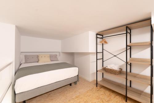 Studio Apartment image 10
