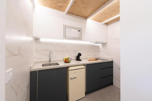 Studio Apartment image 7