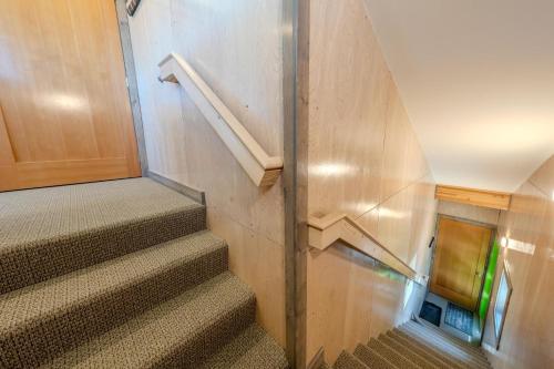 YCC Studio, West Yellowstone (photo 7)