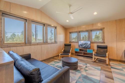 YCC Studio, West Yellowstone (photo 9)