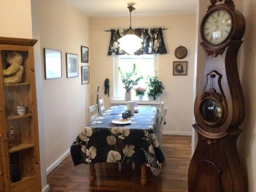 设施服务, Kirkkokatu in 萨翁林纳