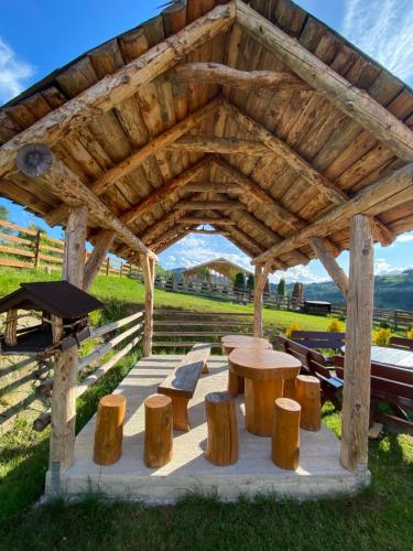 Domek całoroczny w Porębie wielkiej z widokiem na góry (Domek caloroczny w Porebie wielkiej z widokiem na gory) in 波雷巴維爾卡