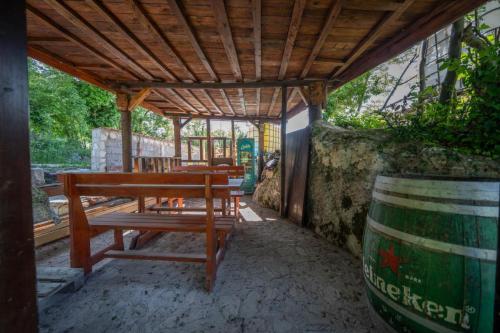 Kamp house in Ratisevina