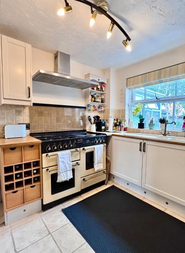 Comfy private room in shared house in Milton