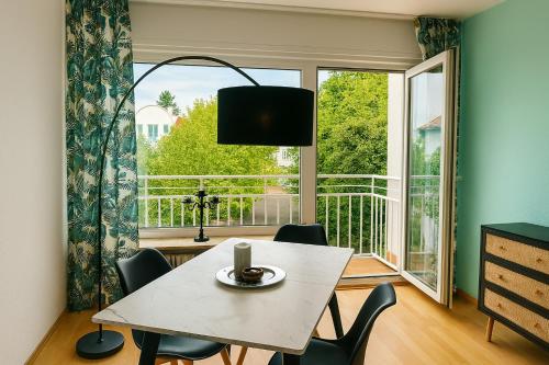 Elegante Designwohnung mit Balkon 15min Airport und Parken, Offenbach