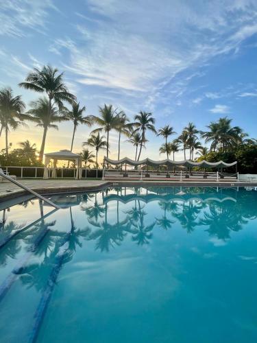 Seacoast Suites On Miami Beach