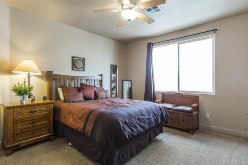 2012 LP PS4, Private Balcony with Beautiful Mountain Views, and Great Clubhouse Amenities, St. George (fotografie 5)