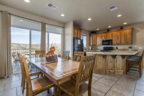 2012 LP PS4, Private Balcony with Beautiful Mountain Views, and Great Clubhouse Amenities, St. George (fotografie 7)