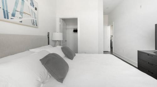 Landing at Lofts at Weston Lakeside - Cary, Cary (fotografie 10)