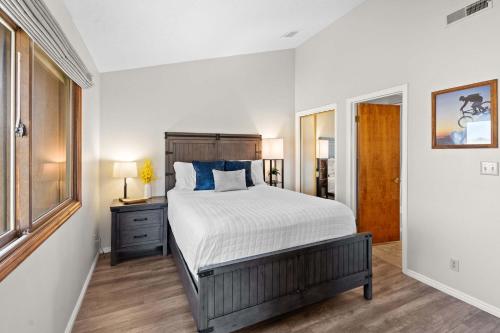 Hikers Hideaway - Cozy Resort Condo with Pool & More in 聖喬治國家公園