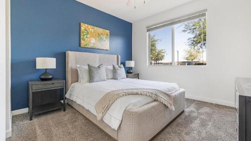 Landing Apartments - Glendale