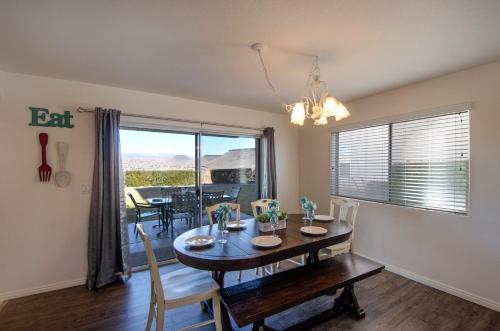 704 Main level 3 bd Unit in Las Palmas, Shared Pool and Hot Tub, Great Clubhouse Amenities, Saint George (photo 6)