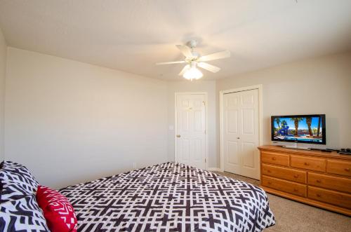 704 Main level 3 bd Unit in Las Palmas, Shared Pool and Hot Tub, Great Clubhouse Amenities, Saint George (photo 8)