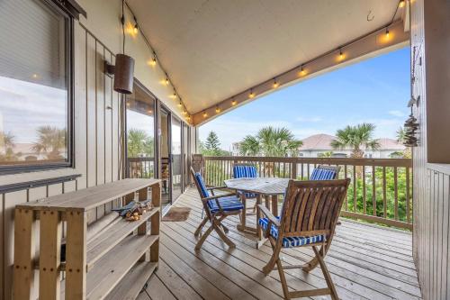 Treetop Beach Condo - Sleeps 7 in Butler Beach