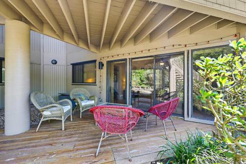 Hibiscus By the Sea - Stay for 5 in Butler Beach