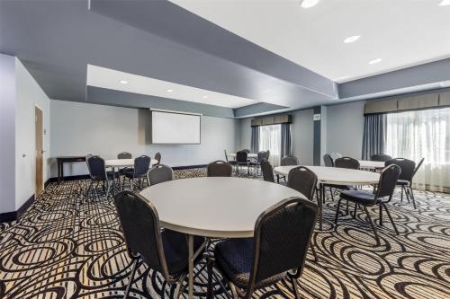 Best Western Plus Sand Bass Inn and Suites in Madill, USA