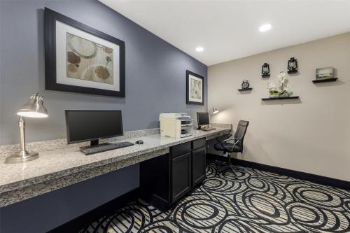 Best Western Plus Sand Bass Inn and Suites in Madill, USA