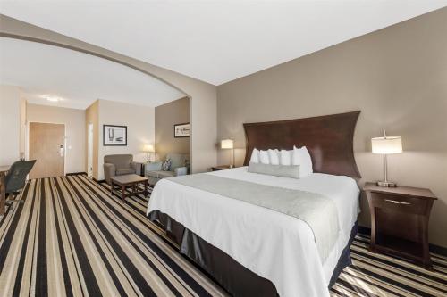 Best Western Plus Sand Bass Inn and Suites - image 6