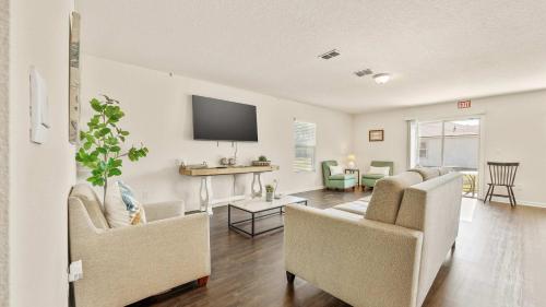 The Robins Nest - 3 BDR 15 Min to Downtown in Vermont Heights (FL)