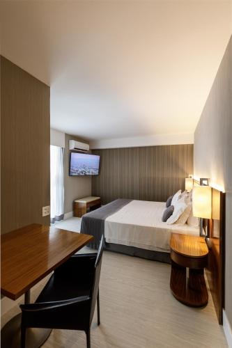 Luxury Double Room with Street View image 2