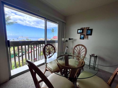 Kona Mansions - Ocean Views & Amenities in Kailua (HI)