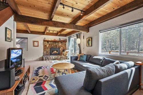 Christmas Valley Chalet - Tahoe Adventure Awaits – khách sạn tại Meyers