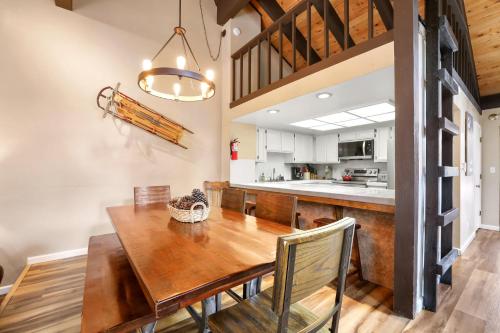 Heavenly Haven - Hot Tub and Seasonal HOA Pool in Zephyr Cove (NV)