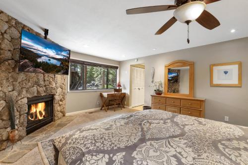 Heavenly Haven - Hot Tub and Seasonal HOA Pool in Zephyr Cove (NV)