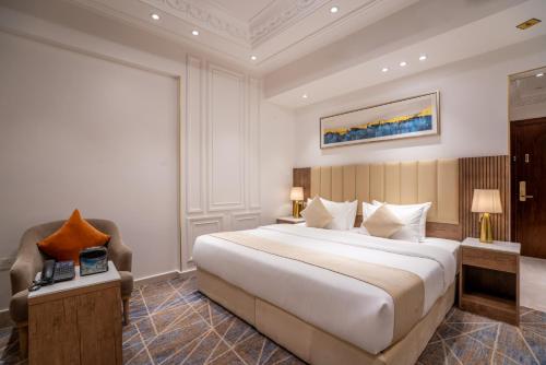 Nars Plus Al Naim Hotel Room Type - Deluxe King.