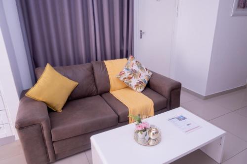 One-Bedroom Apartment image 10