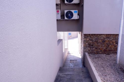One-Bedroom Apartment image 9