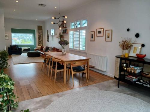 Auckland summer house near Museum of Transport & Technology (MOTAT)