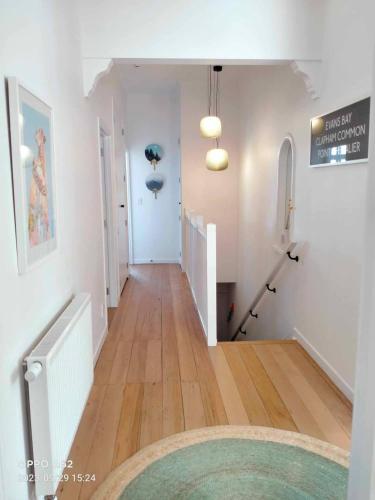 Auckland summer house near Museum of Transport & Technology (MOTAT)