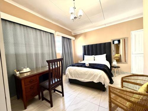 La Maison on 37 Admiralty Way, Summerstrand, Port Elizabeth in פורט אליזבת