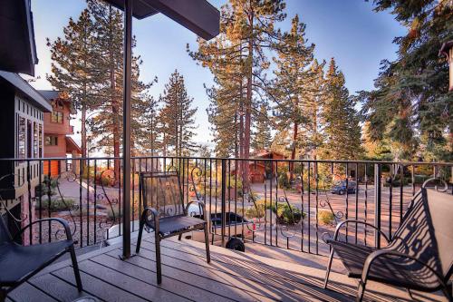 Sunset Cove Chic Tahoe Retreat in Zephyr Cove (NV)