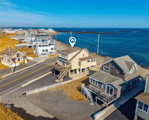 Oceanfront - Front Porch - Back Deck - Kitchen