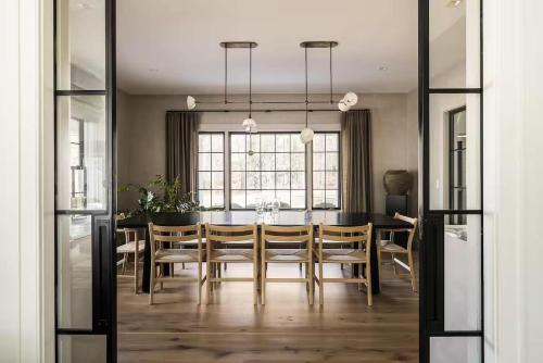 Joels Lane by Rove - 5BR Family Home with Heated Pool Sauna & Gym in Саг-Харбор