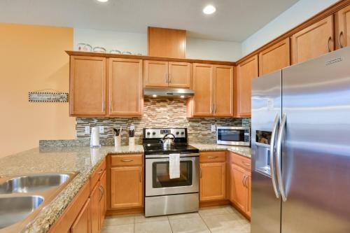 Compass Bay Resort Gem with Views about 4 Mi to Disney! in Kissimmee, USA