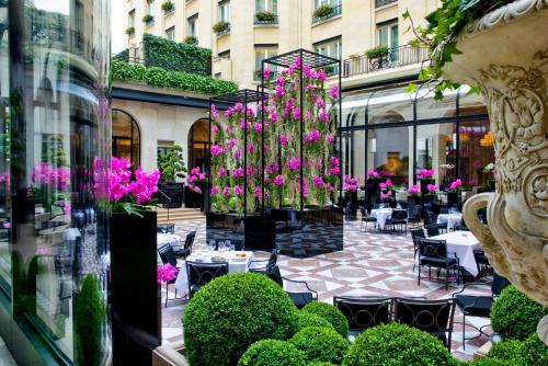 Four Seasons Hotel George V Paris - image 9