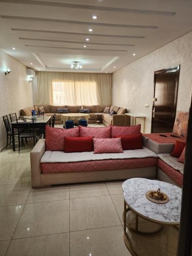 Anis Home, Agadir